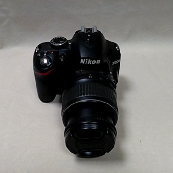 NIKON D3200