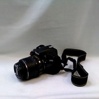 NIKON D3200