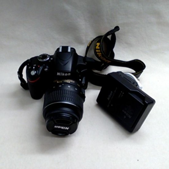 NIKON D3200