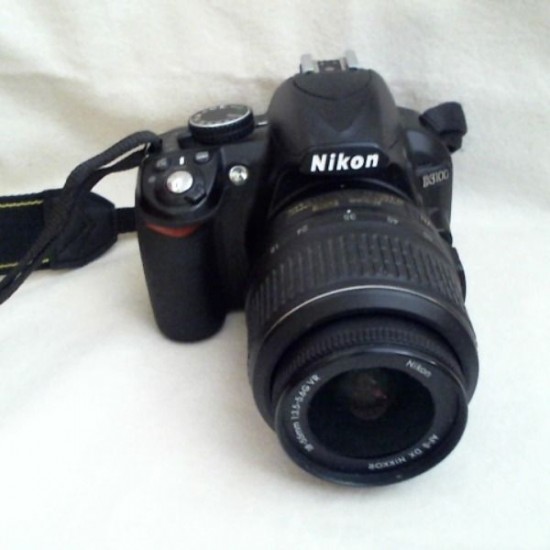 NIKON D3100