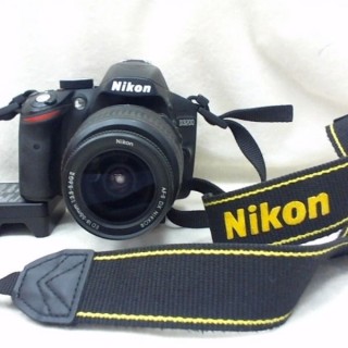 NIKON D3200