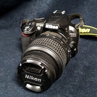 NIKON D3100