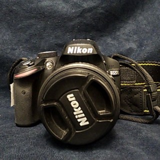 NIKON D3200